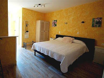 Logis Hotel Restaurant Metropole มิร็องด์ ภายนอก รูปภาพ
